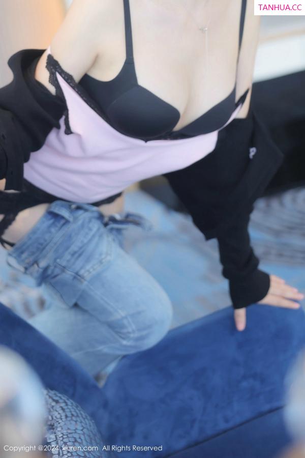  [XiuRen]高清写真图 2024.12.19 No.9620 黎苏苏 黑丝美腿第15张图片